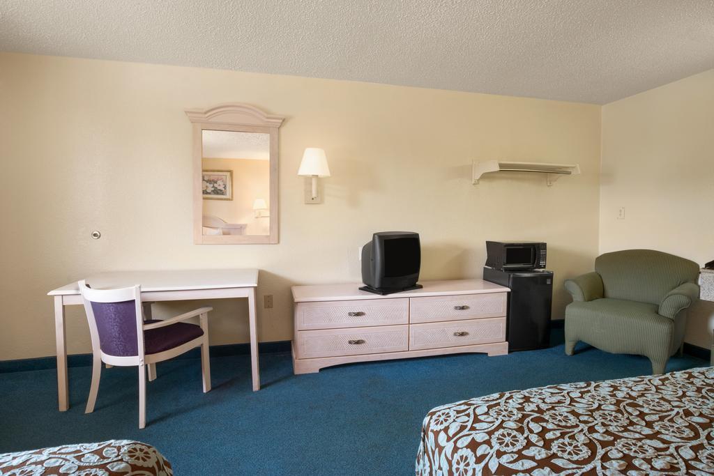 Days Inn Pensacola North Ferry Pass Ngoại thất bức ảnh